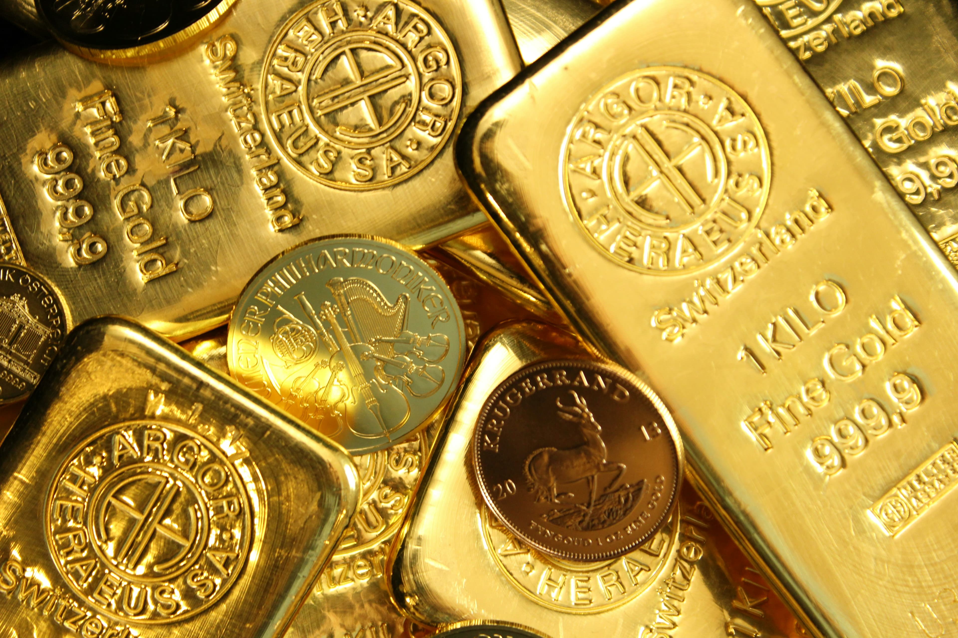 Professional gold bars and coins with hallmarks